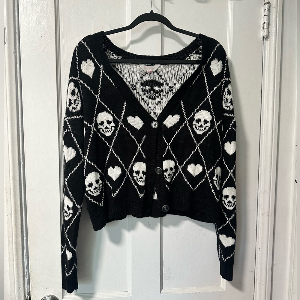 No Boundaries Women's Black Cardigan with white skulls